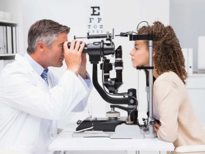 Quy trình kiểm tra mắt, đo kính cận chuẩn là như thế nào?